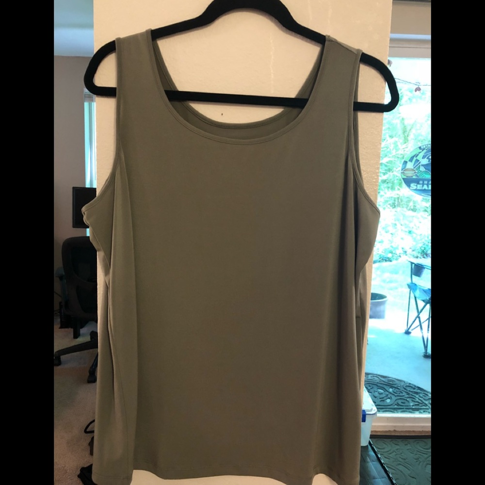 **NWOT**Chico’s Sleeveless Top
